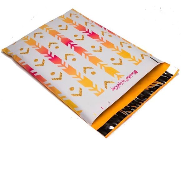 Poly mailers  - Picture 8 of 14